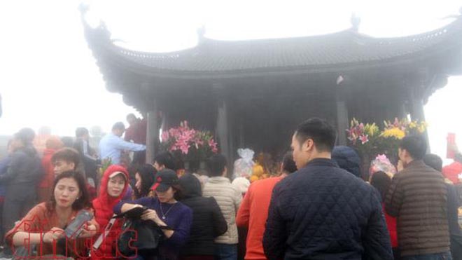 Hàng vạn người về dự lễ khai hội Xuân Yên Tử 2018