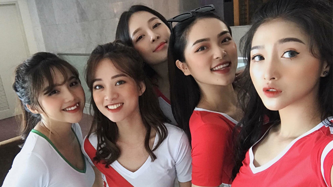 32 'hot girl' Việt xinh đẹp, đại diện 32 đội tuyển tại World Cup 2018, đang 'gây sốt' cộng đồng mạng