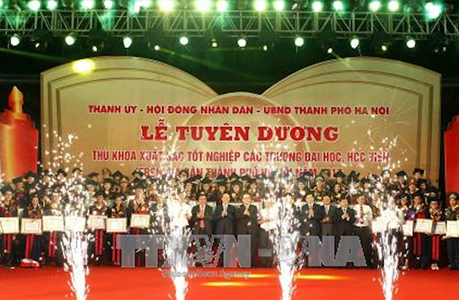 Hà Nội vinh danh 88 thủ khoa xuất sắc tốt nghiệp tốt nghiệp đại học, học viện