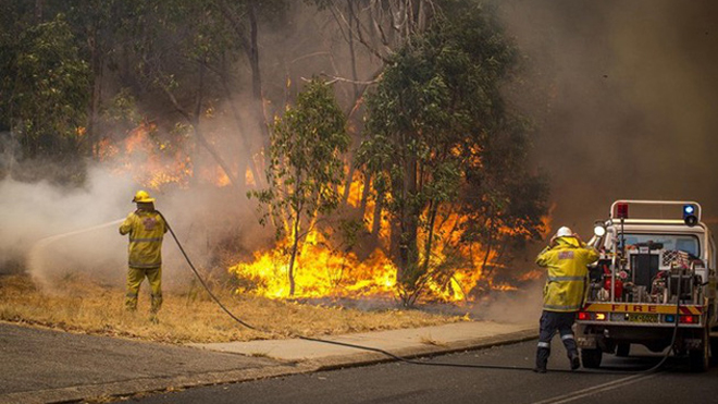 Hàng nghìn lính cứu hỏa khống chế đám cháy lớn do nắng nóng kỷ lục tại Australia