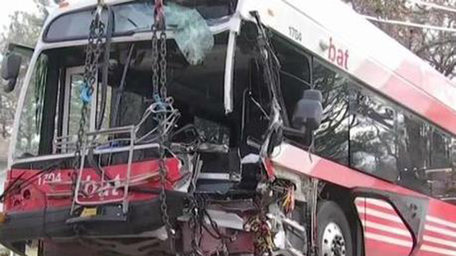 Tai nạn xe buýt chở sinh viên tại Mexico, 8 người chết, hơn 10 người bị thương