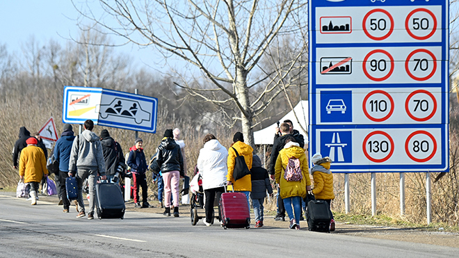Thủ tướng Nga ký sắc lệnh tái định cư cho người sơ tán từ Ukraine