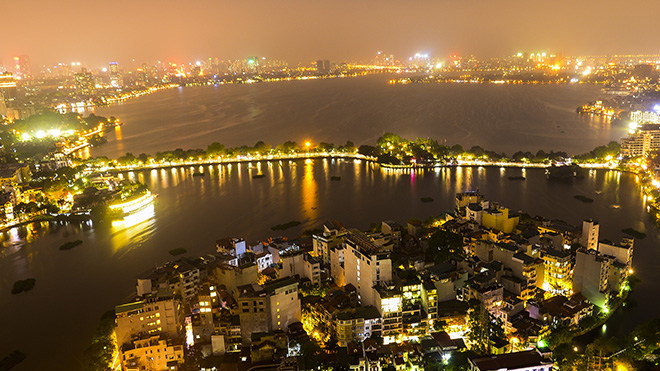 Hồ Tây ngọc bích tỏa sáng giữa lòng Thủ đô Hà Nội
