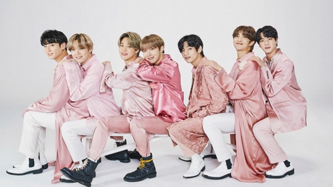 Ảnh gia đình BTS Festa 2020 là bức tranh tuyệt đẹp về tình cảm gia đình của các thành viên BTS. Chỉ cần nhìn vào hình ảnh, bạn sẽ cảm nhận được niềm hạnh phúc chân thật đến từ trái tim của các anh chàng. Đừng bỏ lỡ cơ hội để tham gia vào kỷ niệm đặc biệt này của gia đình BTS.