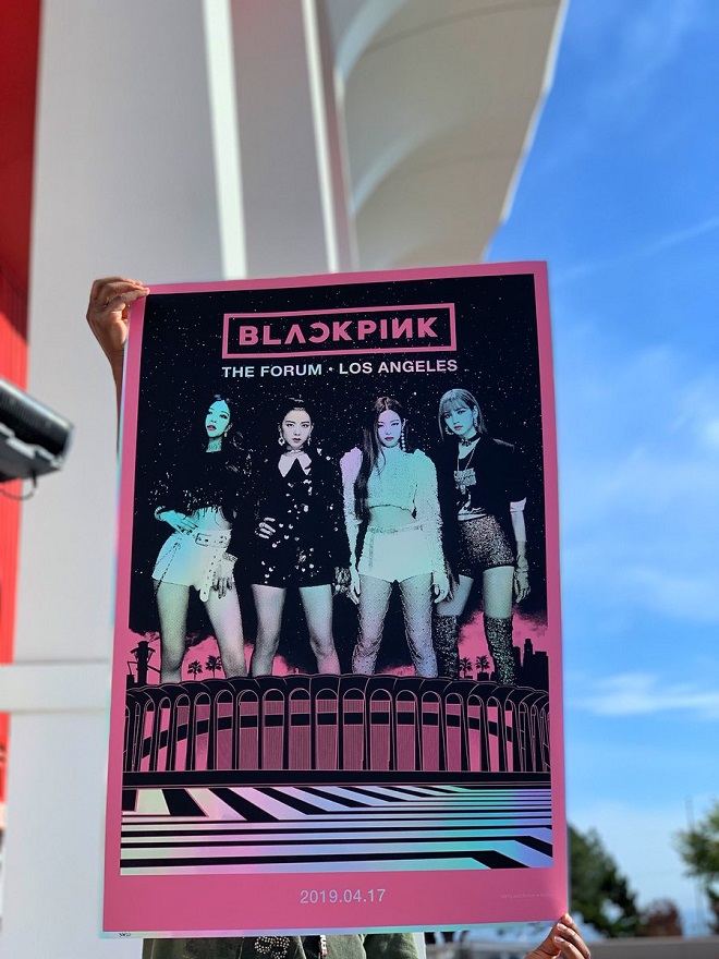 vBlackpink, Jennie, Jisoo, Lisa, Rosé, Những món đồ lưu niệm siêu đắt của Blackpink, blackpink album, blackpink photobook
