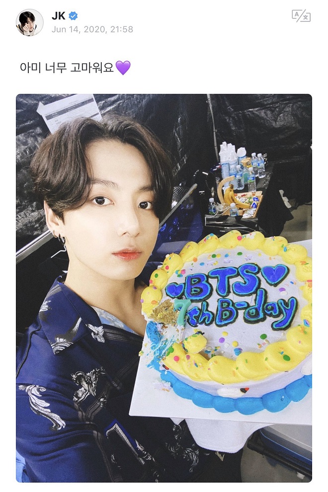 Jungkook BTS sinh nhật 24 tuổi HYBE xả luôn ảnh chưa công bố Lộ rõ  nhan sắc thật vừa sexy ngút ngàn 2s sau đã hiện nguyên hình  Sao châu Á 