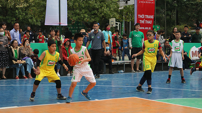 Khai mạc VCK giải bóng rổ học sinh Tiểu học Hà Nội 2020