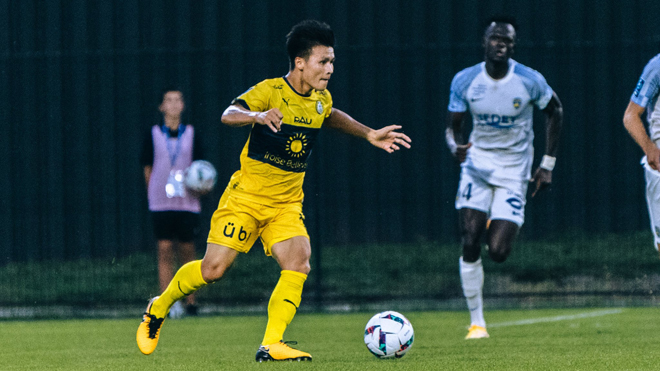 Quang Hải lần đầu không ra sân, Pau FC đã hết kiên nhẫn?
