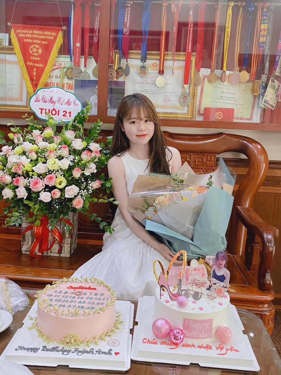 Bố mẹ Quang Hải tổ chức sinh nhật lần 2 cho Huỳnh Anh vô cùng hoành tráng  dân mạng xôn xao Nhìn trúng con dâu tương lai rồi