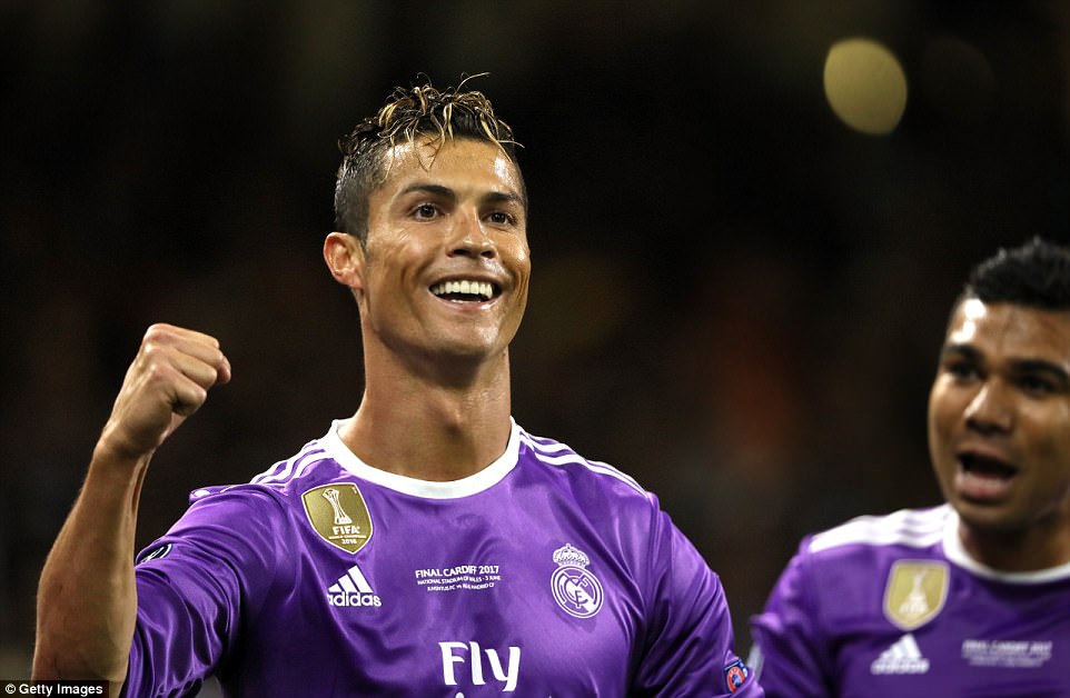 Cristiano Ronaldo: Con người của lịch sử