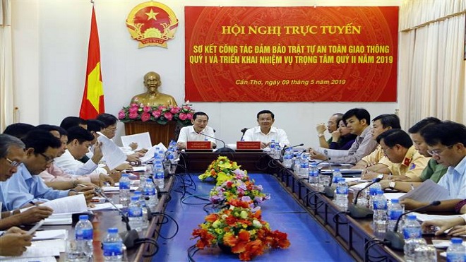 Kiểm tra thông tin 'có giấy phép lái xe nhưng không biết chữ'