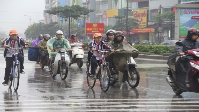 Không khí lạnh gây mưa vừa, mưa to và dông ở các tỉnh Bắc và Trung Trung Bộ