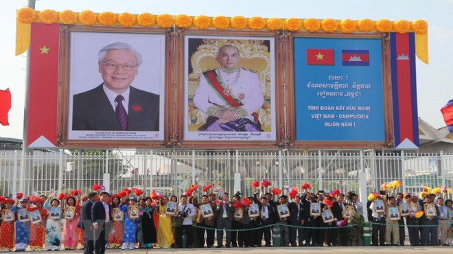 Tưng bừng không khí đón Tổng Bí thư, Chủ tịch nước thăm Campuchia