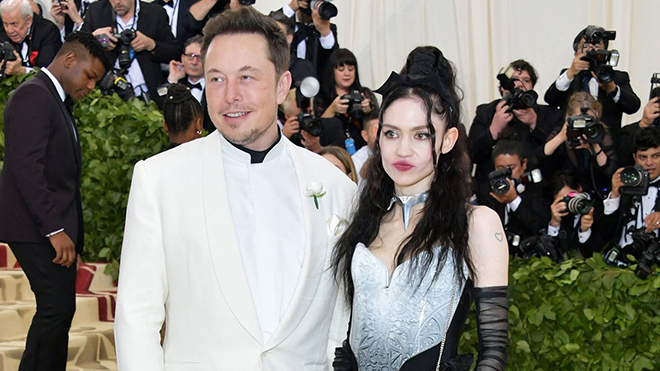 Vừa rời bỏ mỹ nhân Amber Heard, tỷ phú Elon Musk ra mắt bạn gái kém 16 tuổi tại Met Gala