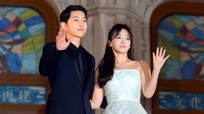 Fan 'chưng hửng' với cả hình thức lẫn nội dung thiệp cưới của Song Joong Ki, Song Hye Kyo
