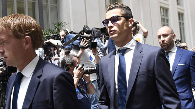 SỐC: Nếu muốn đỡ mất tiền, Ronaldo có thể chấp nhận tội lừa đảo và án tù
