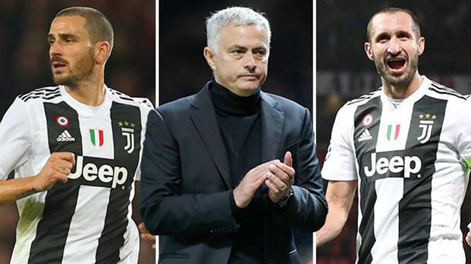 Mourinho bị mắng vì bảo Bonucci và Chiellini đến Harvard dạy đá hậu vệ