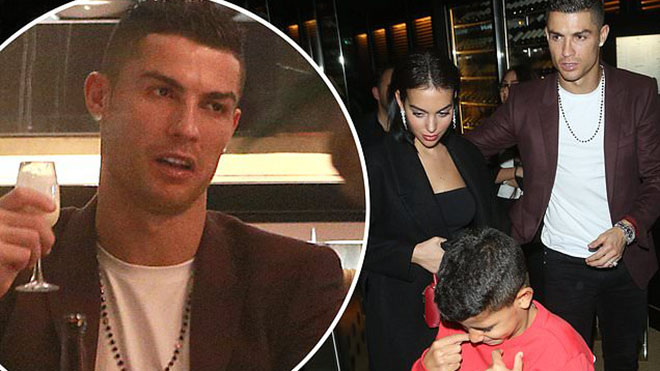 Cách Ronaldo chi tiền 'đãi' bạn gái rượu đắt nhất thế giới khiến tất cả sửng sốt