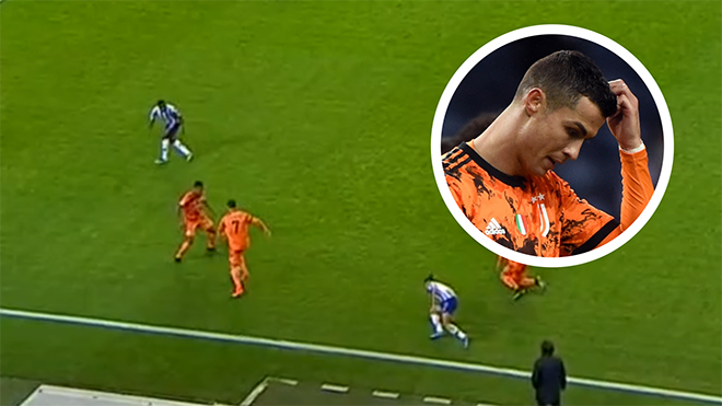 Ronaldo gây sốt khi khi rê bóng rồi đâm sầm vào đồng đội