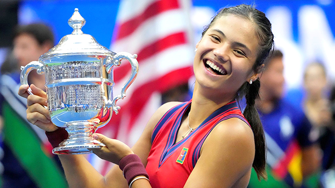Tennis: Emma Raducanu ăn mừng chiến thắng US Open ra sao?