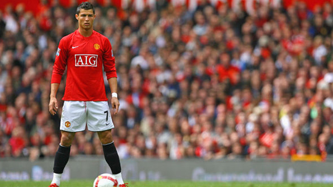 Fan Man United ‘phát cuồng’ trước tin Ronaldo muốn rời Real Madrid