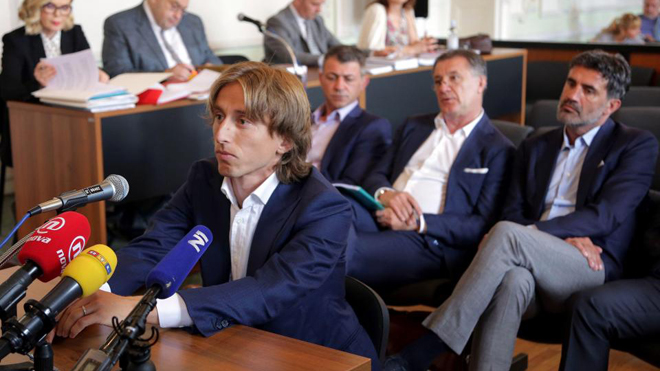 Luka Modric biến mình thành 'kẻ phản bội' bóng đá Croatia