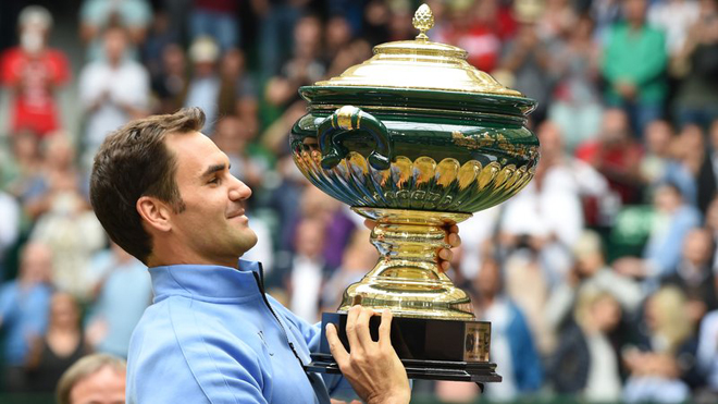 Tennis ngày 26/6: Federer lần thứ 9 đăng quang tại Halle. Huyền thoại McEnroe xếp Serena hạng... 700 trên BXH ATP
