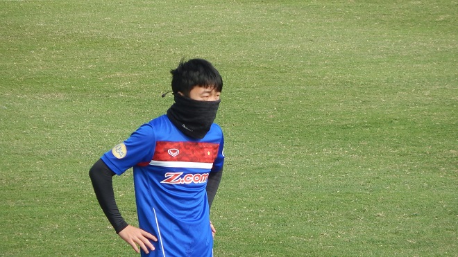 Xuân Trường bịt mặt tập luyện, Minh Long trở lại U23 Việt Nam