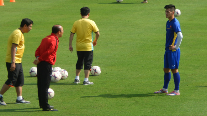 HLV Park dạy kỹ năng đặc biệt cho tiền đạo tuyển Việt Nam