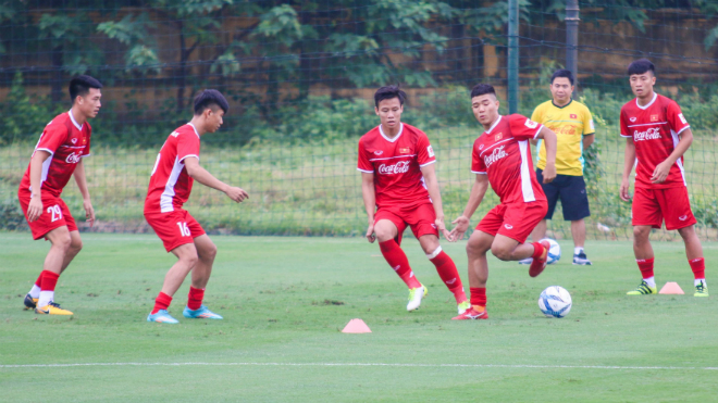 HLV Park Hang Seo lo ngại AFF Cup bị dàn xếp tỷ số, ông Hải 'lơ' lo cho U19 Việt Nam
