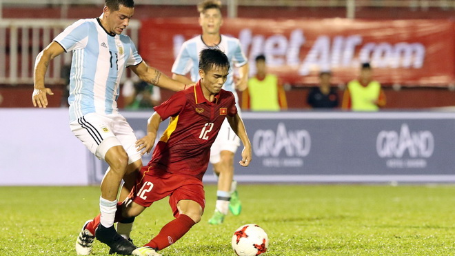 HLV Hữu Thắng: Sân xấu khiến U20 Việt Nam thua U20 Argentina
