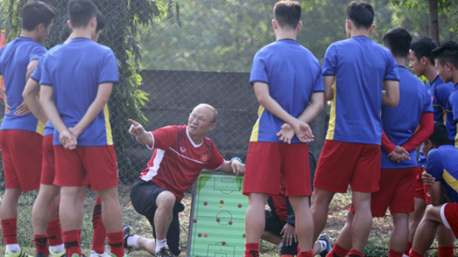 HLV Park Hang Seo cảnh báo học trò, tiền vệ Nepal muốn ‘phá lưới’ U23 Việt Nam