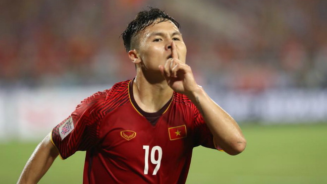 Quang Hải mệt mỏi sau Asian Cup, Công Phượng từ chối sang Pháp chơi bóng