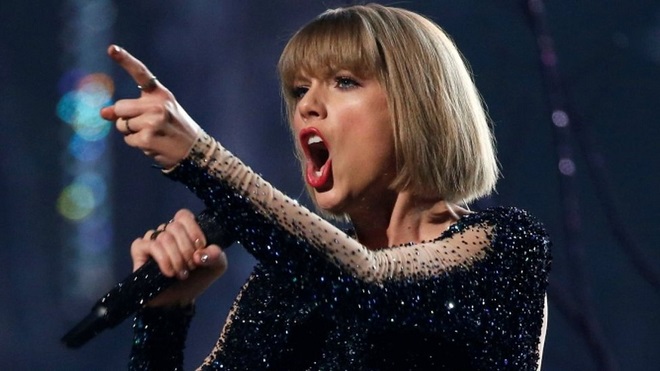 Taylor Swift khóc trước phán quyết của tòa về vụ cô bị tấn công tình dục
