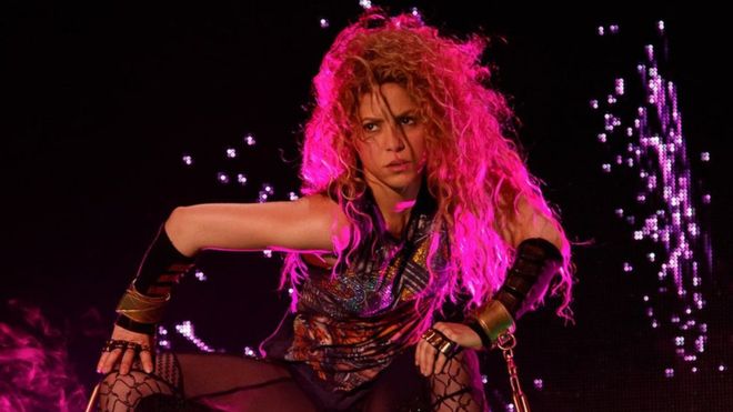 Bị xuất huyết thanh quản, Shakira nghi mình không thể hát lại được