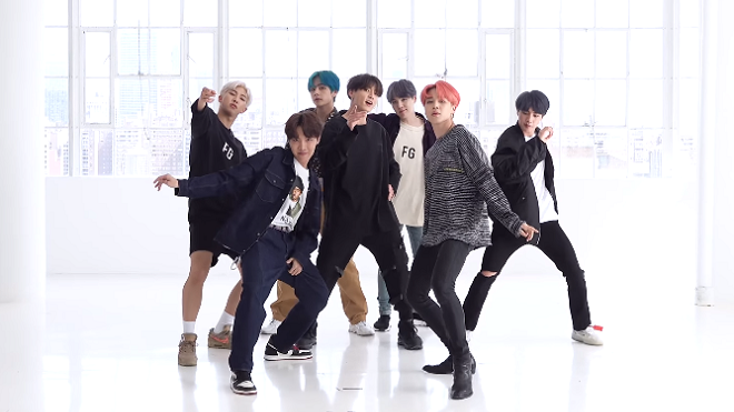 BTS chiêu đãi fan video nhảy ‘Boy With Luv’ cực kỳ điệu nghệ, ngay cả với RM