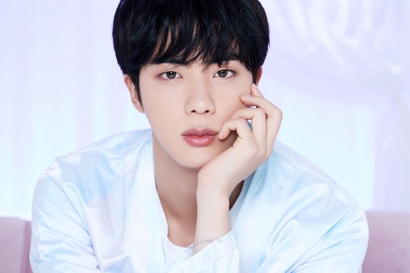 Jin BTS, BE của BTS, Jin BTS hóa công tử trắng hồng trong ảnh quảng bá BE, trai đẹp toàn cầu Jin, BE sẽ phát hành vào ngày 22/11, sản phẩm mới của BTS