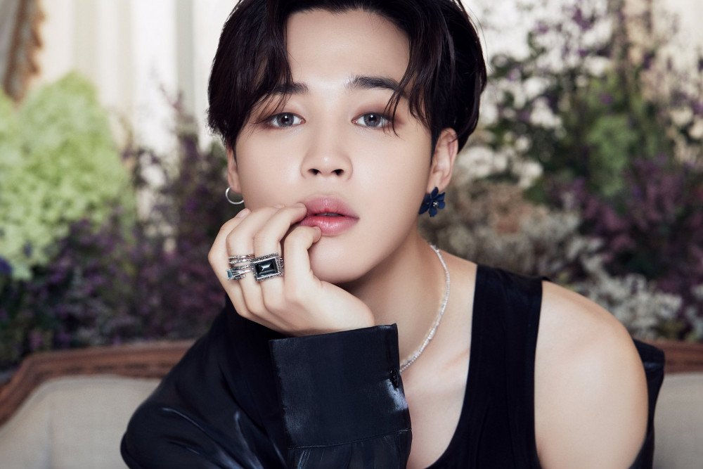 BTS, Jimin BTS, Quần rách vá chằng vá đụp mà Jimin BTS cũng tiếc không bỏ, thời trang của Jimin, trang phục của Jimin  