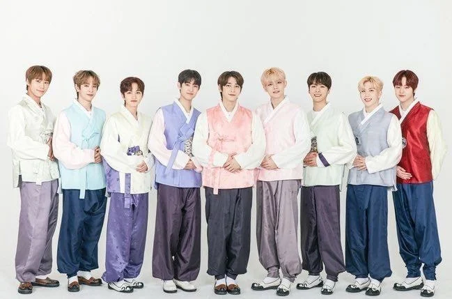 Kpop, BTS, TXT, Tân Sửu, Hanbok, NCT, Kpop đón Tân Sửu, Idol mặc hanbok 2021, Kpop tết nguyên đán, BTS tết tân sửu, BTS tết nguyên đán 2021