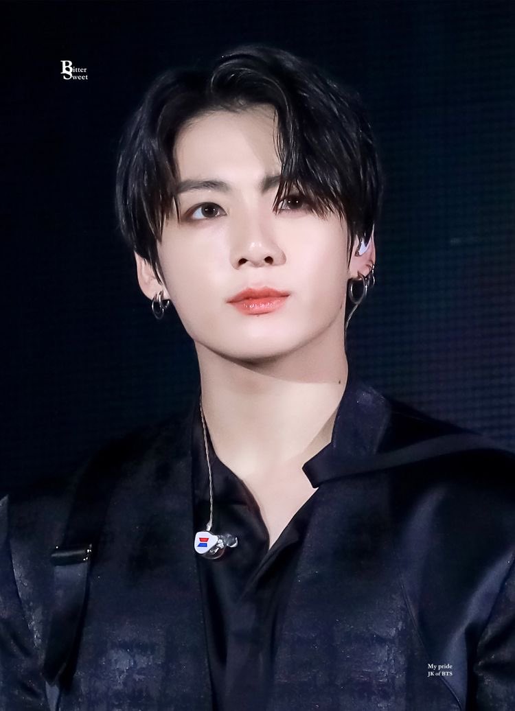 bts, jungkook, jungkook 2022, jungkook real life, jungkook ngoài đời thật, jungkook handsome, jungkook đẹp trai, jungkook cute, jungkook unreal, jungkook in person