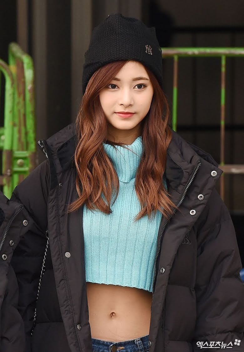 Twice, Kpop Style, Tzuyu, Tzuyu Style, Twice cheap moment, Tzuyu cheap moment, cách cực dễ để nữ tính quyến rũ như Tzuyu, phong cách Tzuyu, mặc như sao kpop