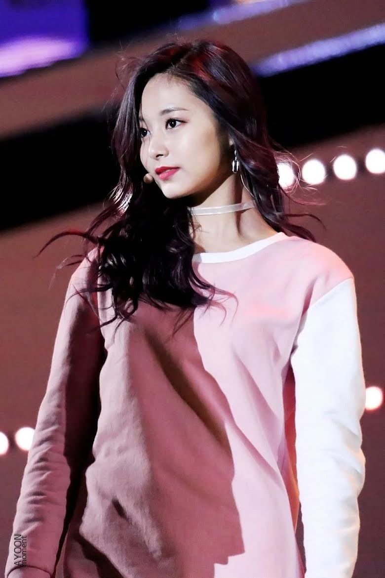 Twice, Kpop Style, Tzuyu, Tzuyu Style, Twice cheap moment, Tzuyu cheap moment, cách cực dễ để nữ tính quyến rũ như Tzuyu, phong cách Tzuyu, mặc như sao kpop