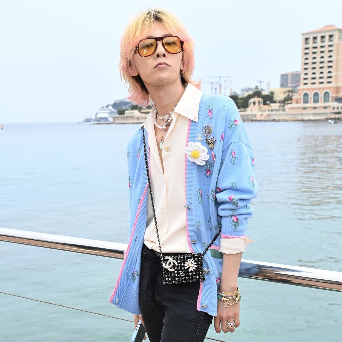 GDragon Literally Wore Chanels Jacket from the Brands Women Collection  But He Looks Just Perfect with His Own Unique Style   メンズファッション 海外セレブ  ファッション セレブ ファッション