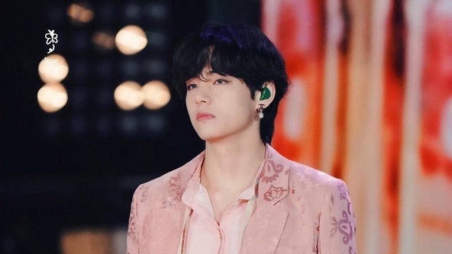 V BTS lên sách, đứng bìa cùng Harry Styles