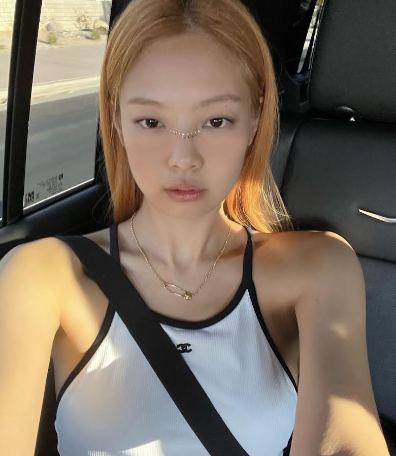 Blackpink, Jennie, Jennie mặc đẹp hơn mẫu, Jennie thấp bé nhẹ cân, Jennie outfit, Jennie trend 2022, Jennie Chanel, Jisoo, Rose, Lisa, Blackpink style, Kpop style