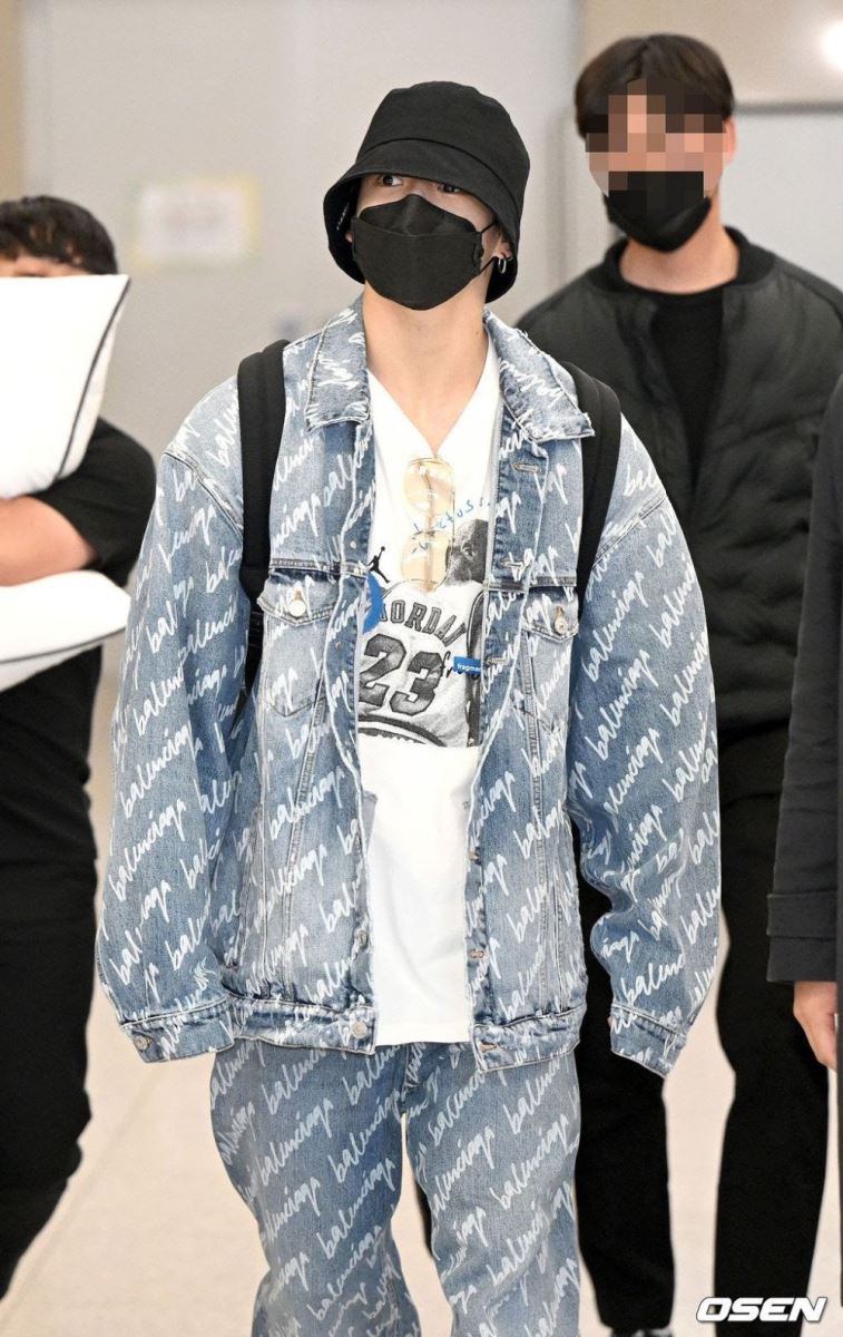 BTS, Jungkook, Jungkook bỏ bùa sân bay, Jungkook airport, Jungkook sân bay, Jungkook outfit, BTS style, Jungkook style, Kpop Style, Jin, Jimin, J-Hope, RM, Suga, V BTS