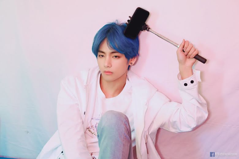 BTS, V BTS, kiểu tóc kinh điển của V BTS, V BTS haircut, V BTS hair color, V BTS cute, BTS Style, Kpop Style, V BTS style, Jin, Jimin, J-Hope, RM, Suga, Jungkook