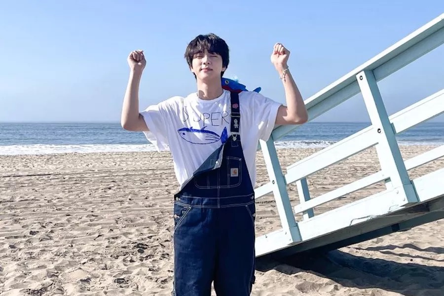 BTS, Jin, Jin cuộc sống đời thường, Jin album solo, Jin funny, Jin 2022, Jungkook, Jimin, J-Hope, RM, Suga, V BTS, Jin BTS daily life, Jin BTS tennis