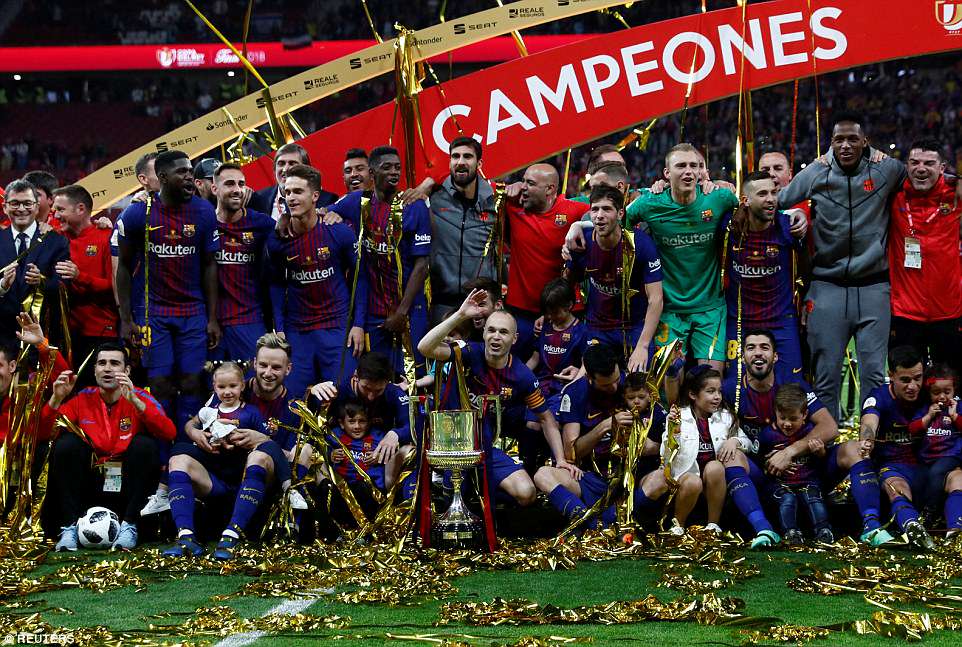 Sevilla 0-5 Barcelona: Bộ tứ Messi, Suarez, Coutinho, Iniesta rực sáng, Barca đoạt cúp Nhà vua