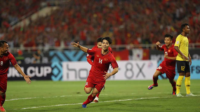 CHẤM ĐIỂM Việt Nam 2-0 Malaysia: Công Phượng lại hay nhất, Đình Trọng là điểm tựa hàng thủ